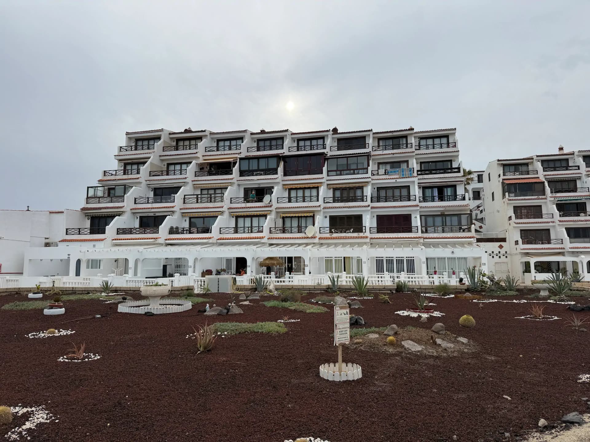 Apartamenty przy oceanie w Costa del Silencio na Teneryfie