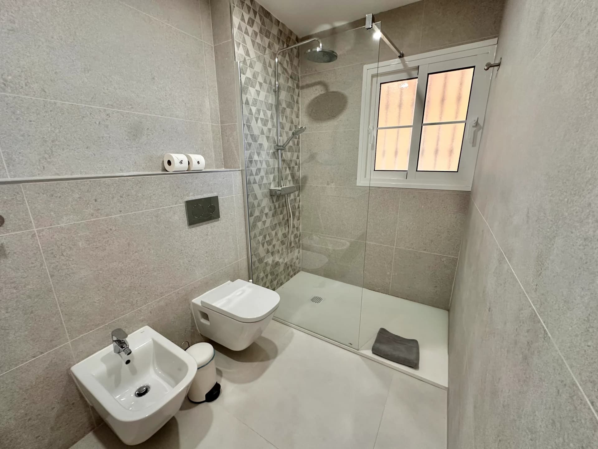 Wyremontowany apartament z wielkim tarasem – Granada Park - zdjęcie 7
