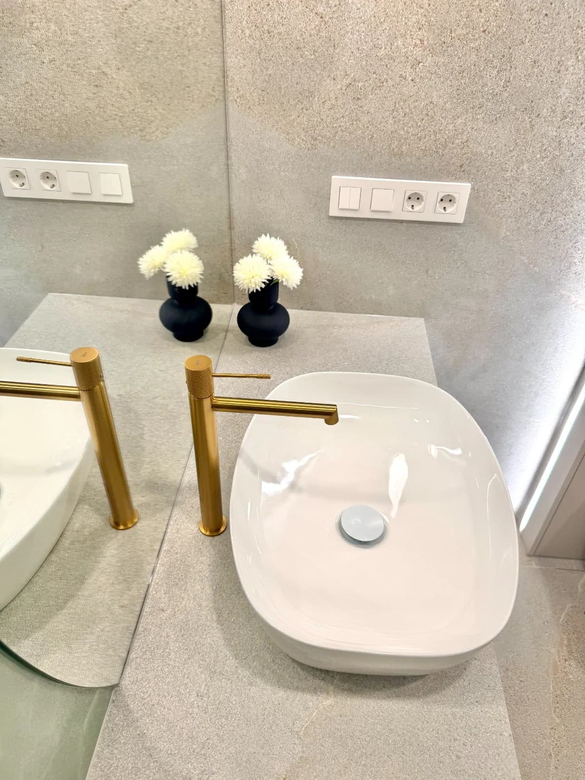 Nowoczesny apartament z balkonem w nadmorskim Los Abrigos - zdjęcie 17