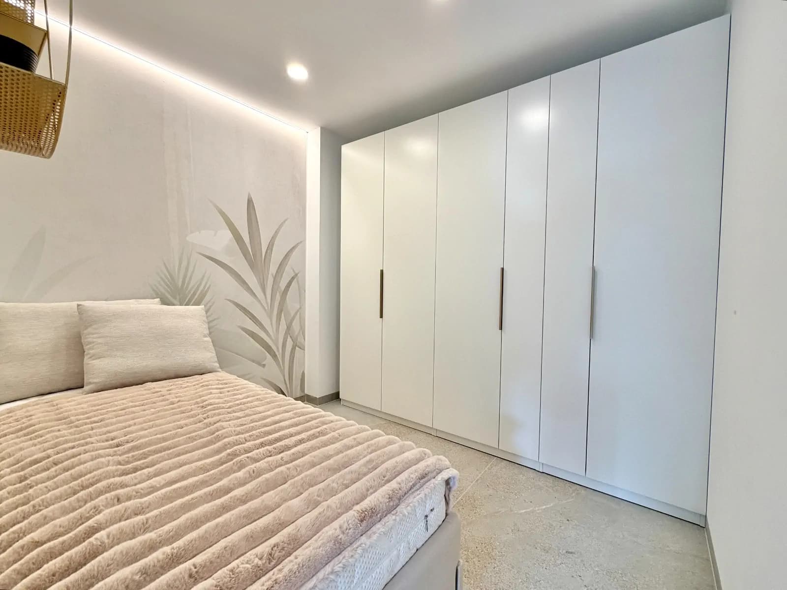Nowoczesny apartament z balkonem w nadmorskim Los Abrigos - zdjęcie 28