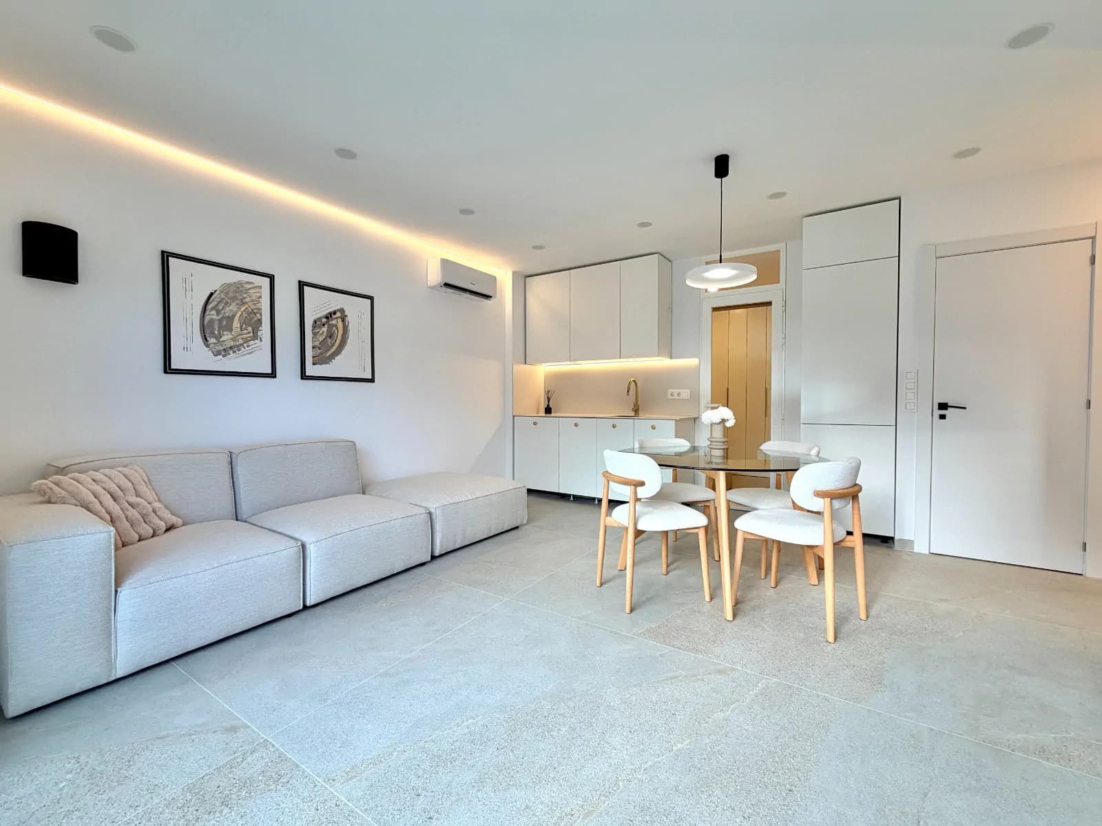 Nowoczesny apartament z balkonem w nadmorskim Los Abrigos - zdjęcie 2