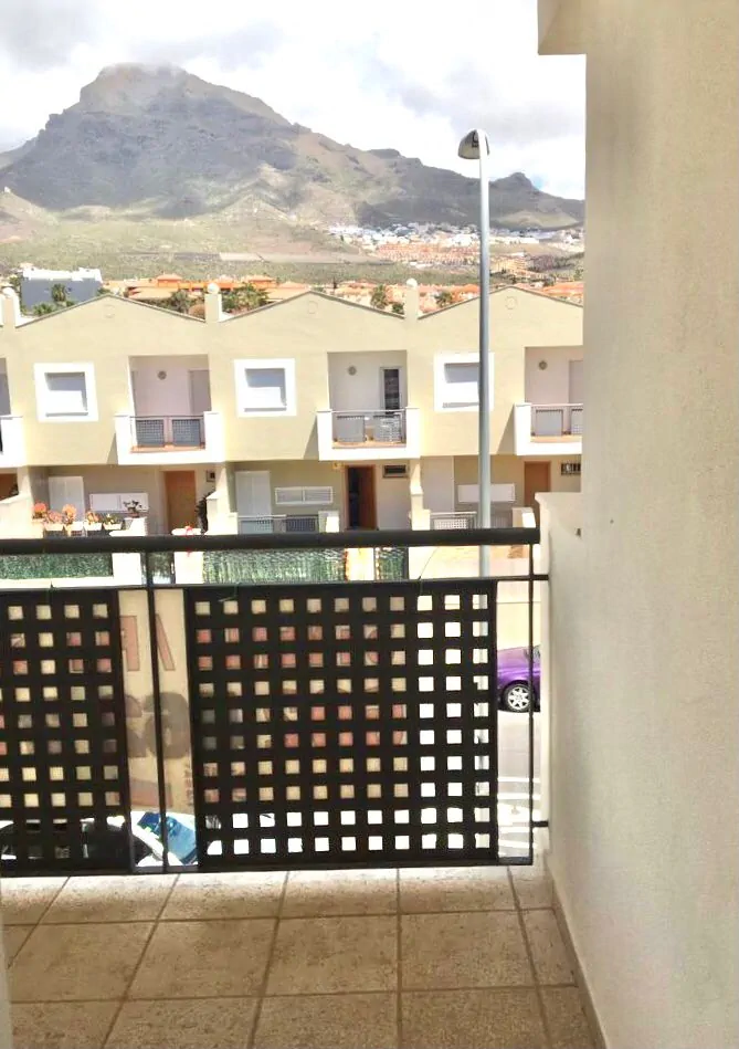 Trzypiętrowy dom szeregowy w sercu Costa Adeje – El Madroñal - zdjęcie 15