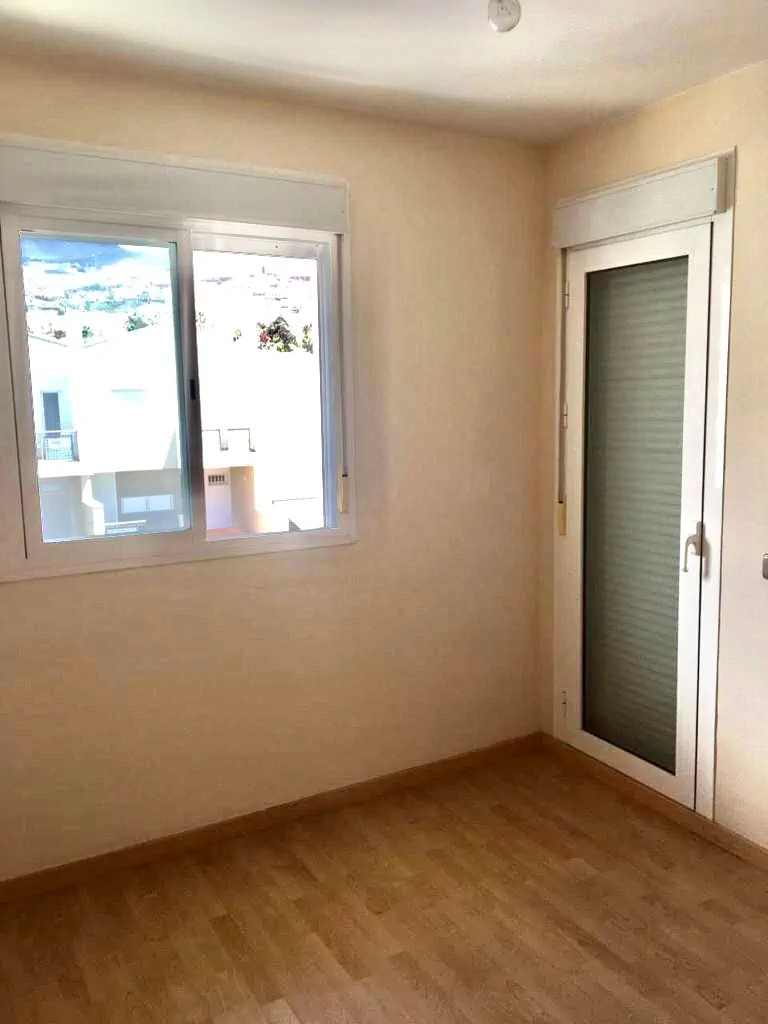 Trzypiętrowy dom szeregowy w sercu Costa Adeje – El Madroñal - zdjęcie 8