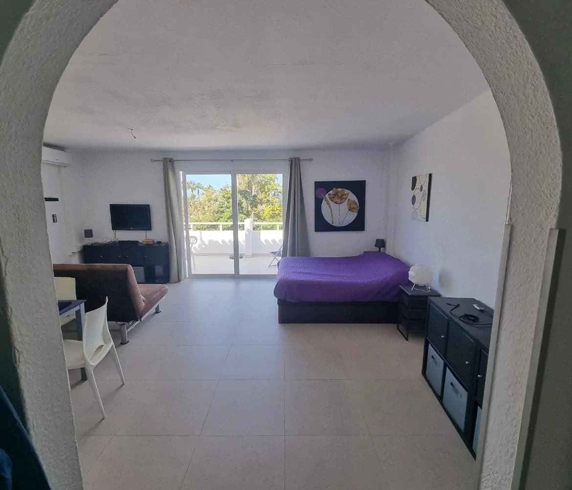 Wyjątkowe studio z balkonem w Malibu Park – San Eugenio - zdjęcie 2