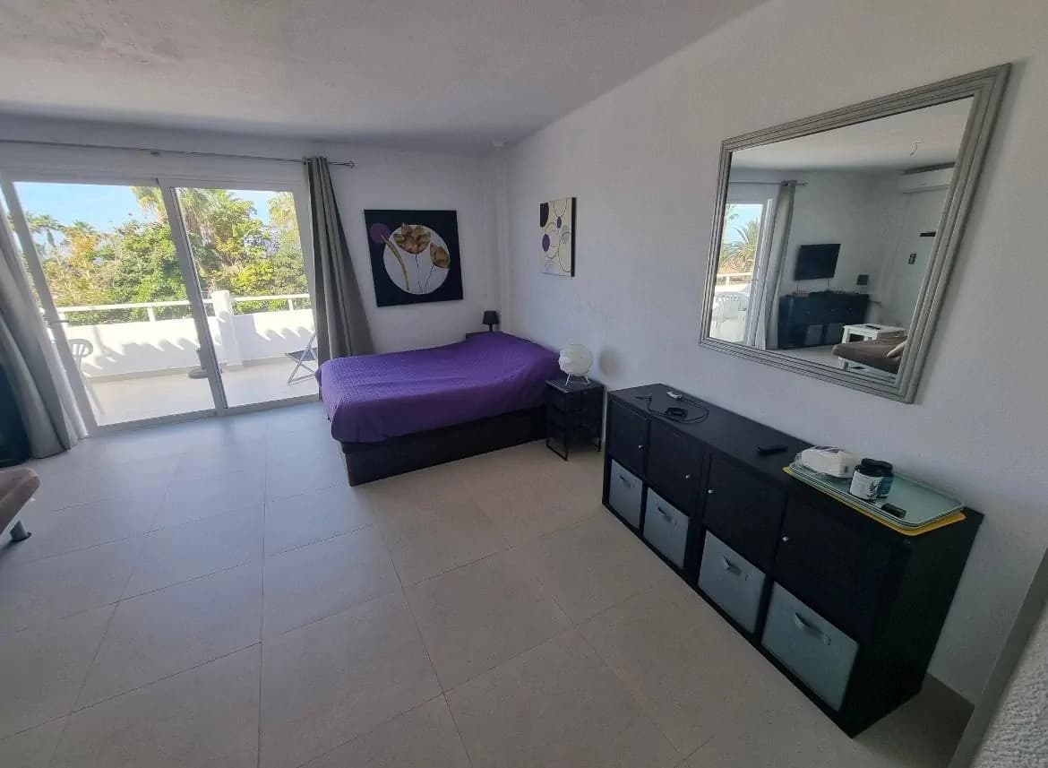 Wyjątkowe studio z balkonem w Malibu Park – San Eugenio - zdjęcie 3